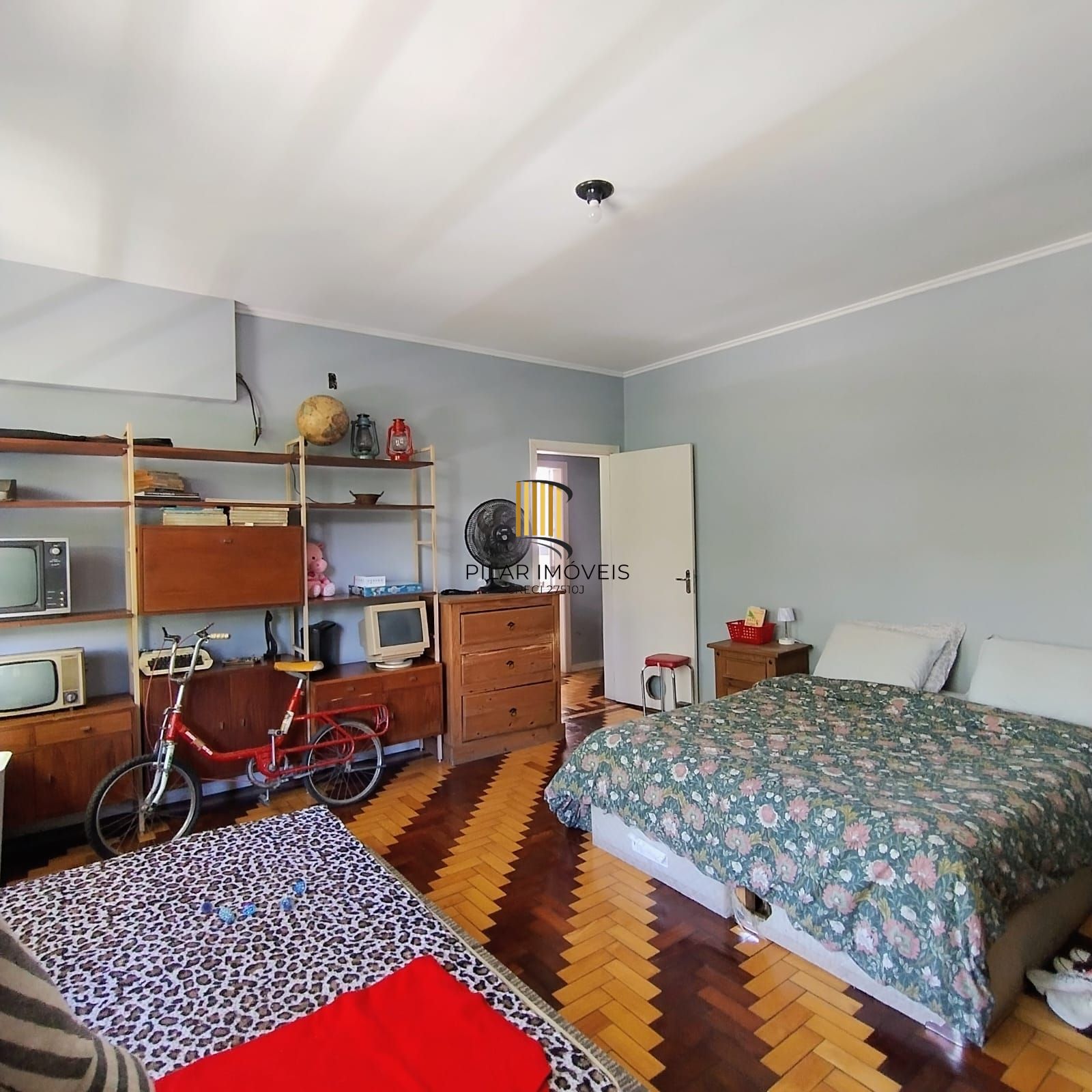 Apartamento Amplo e Reformado em Frente a Faculdade de Medicina (UFRGS)