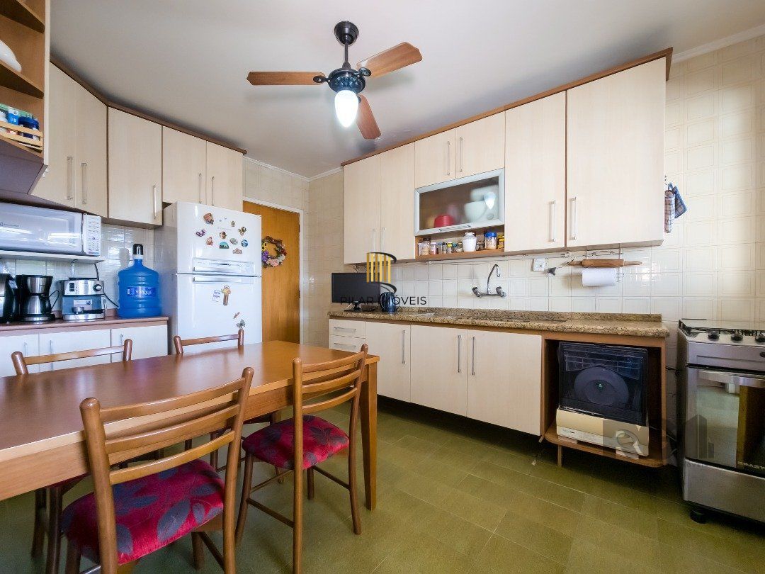 Cobertura, 2 quartos, 1 suite, dependência de empregada, 1 vaga de garagem, bairro Partenon