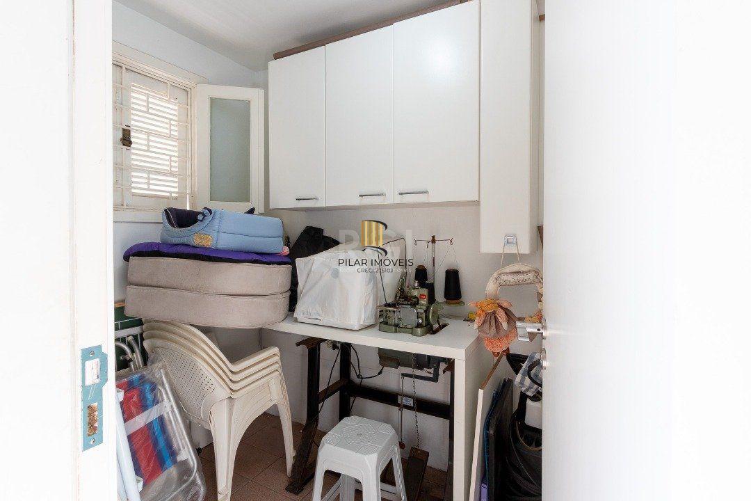 Casa Condominio para Venda - 240m², 4 dormitórios, sendo 1 suites, 2 vagas - Ipanema