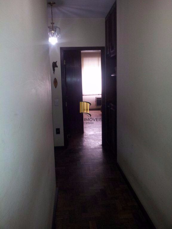 Casa para Venda - 400m², 3 dormitórios, sendo 1 suites, 2 vagas - Cristal