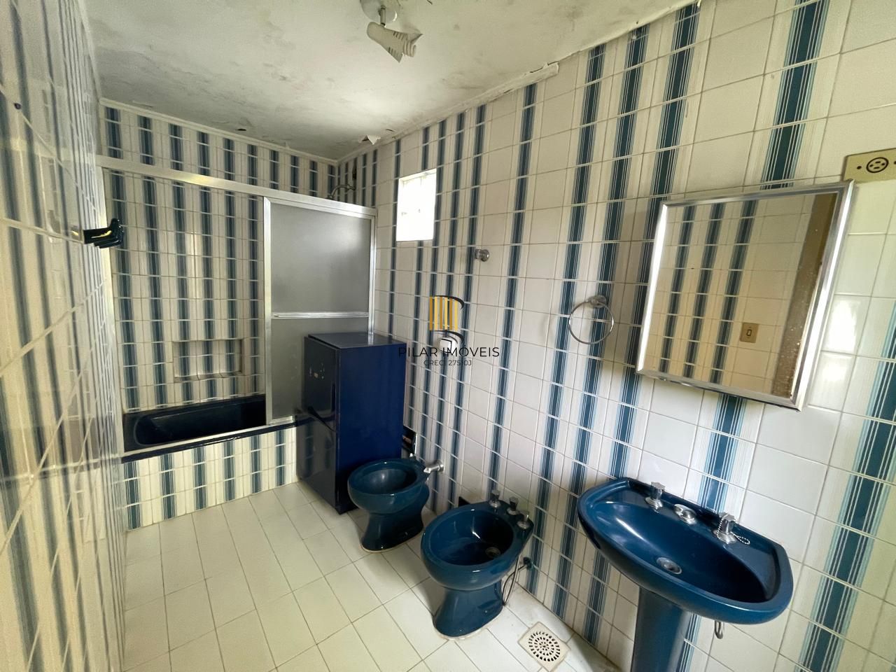 Casa 03 dormitórios,  287m² privativos Bairro Santa Tereza!