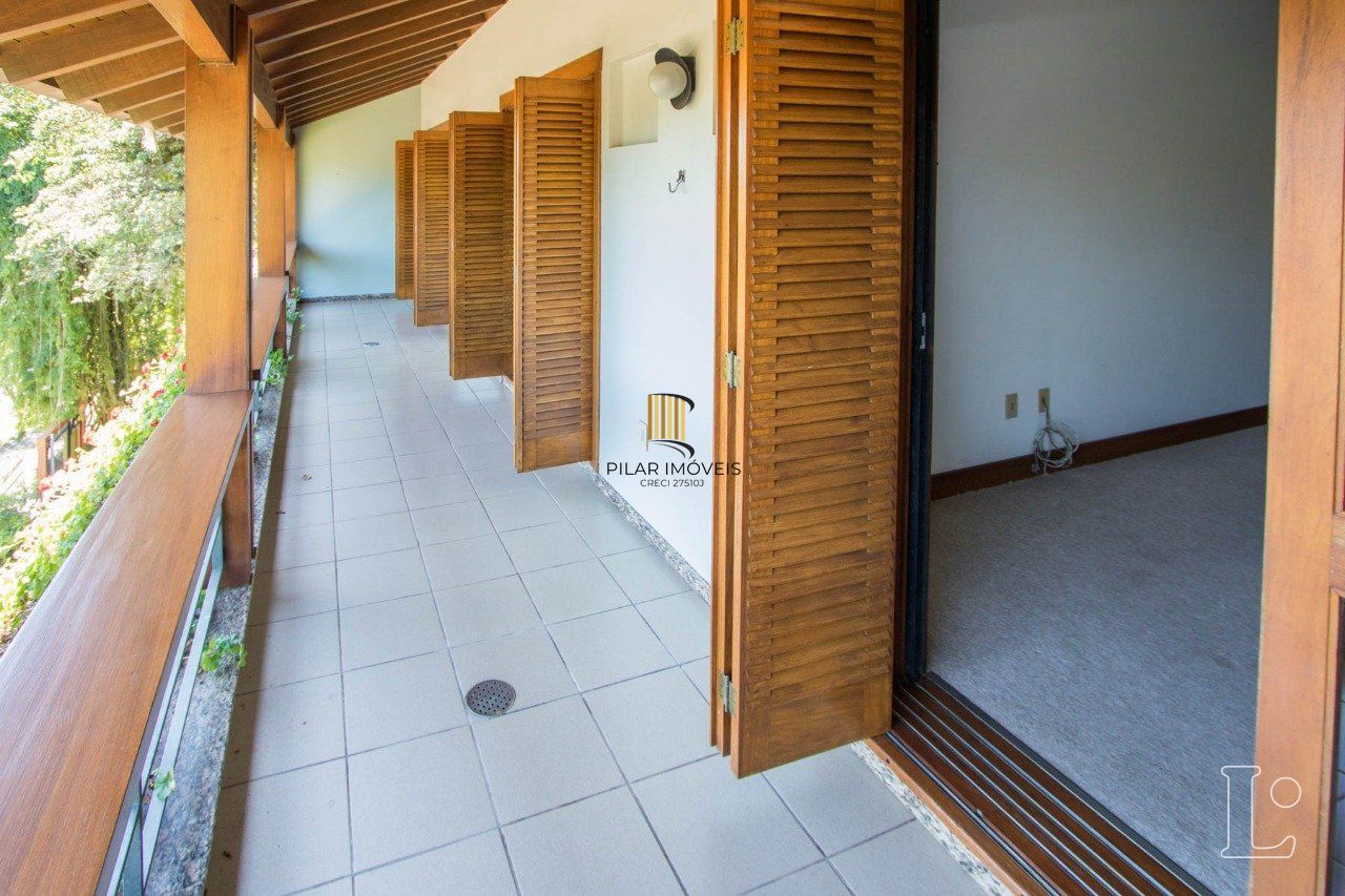 Casa para Venda - 427m², 4 dormitórios, sendo 1 suites, 4 vagas - Jardim Isabel