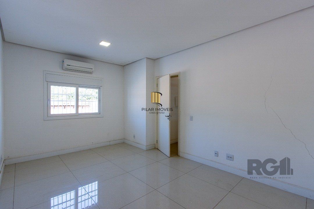 Casa 4 dormitórios no bairro Nonoai