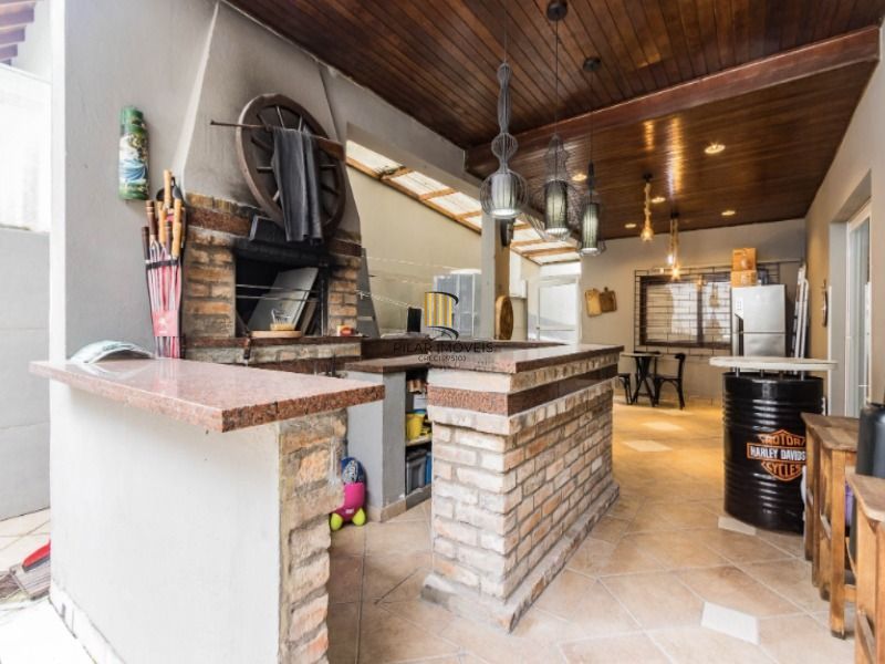 Casa com ótima localização proximo ao shopping IGUATEMI