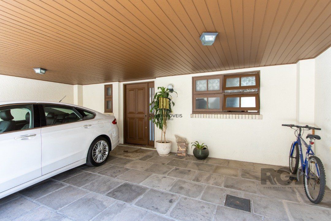 Casa condomínio | 3 Quartos | 1 Suíte | 2 Vagas | 249,20m2 Privativos | Bairro Assunção
