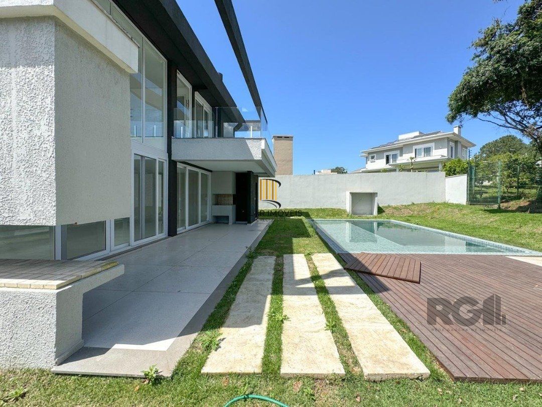 Casa Condominio para Venda - 300m², 4 dormitórios, sendo 4 suites, 2 vagas - Alphaville