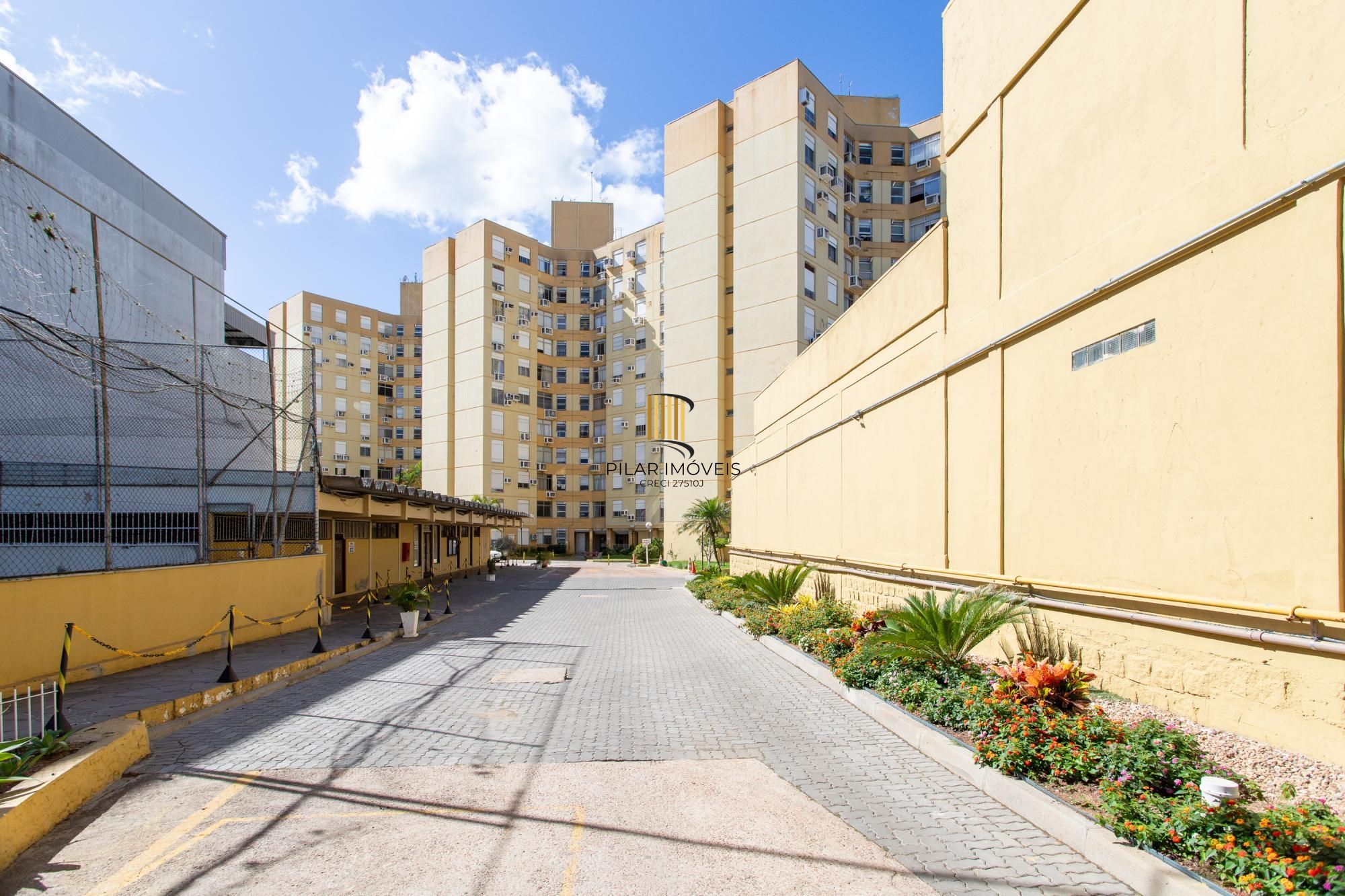 Excelente Apartamento 2 Dormitórios na Av. Wenceslau Escobar