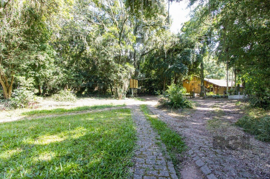 Casa 7 dormitórios no bairro Pedra Redonda