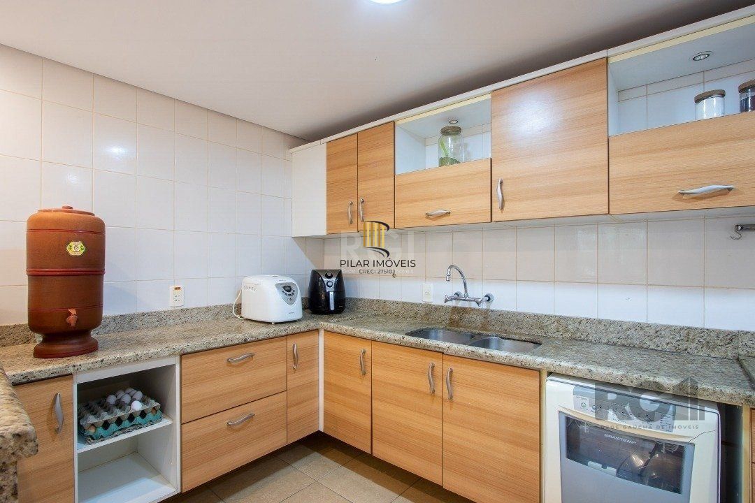 Casa Condominio para Venda - 170m², 3 dormitórios, sendo 1 suites, 2 vagas - Cavalhada