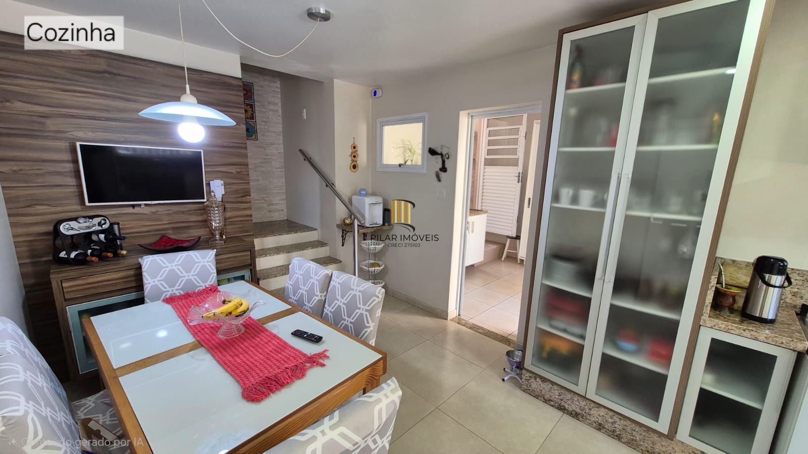 Excelente casa de 4 dormitórios, 1 suíte e 2 vagas em Novo Hamburgo.