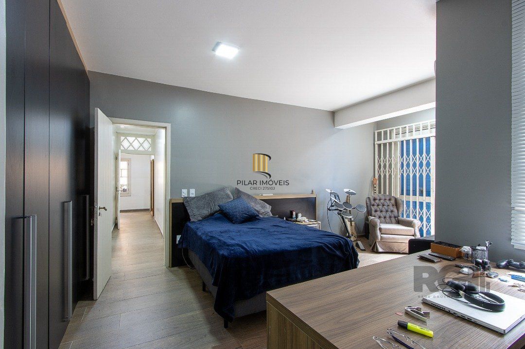 Casa 4 dormitórios no bairro Jardim Isabel