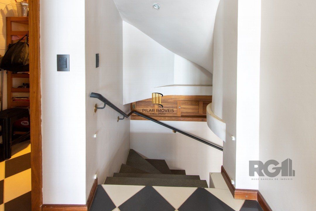 Casa para Venda com 4 dormitórios, sendo 2 suites e 4 vagas no bairro Jardim Isabel