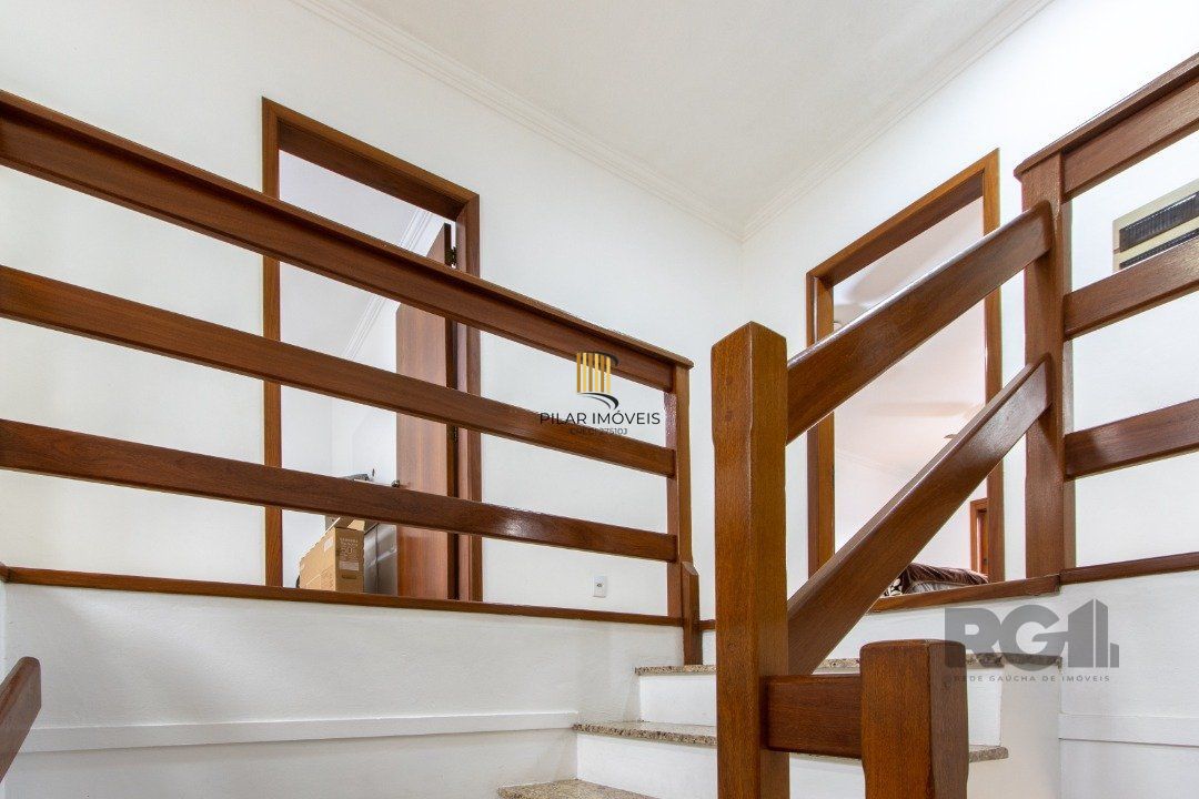 Casa 6 dormitórios no bairro Tristeza