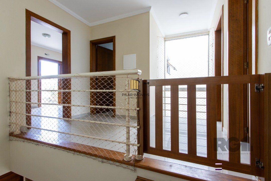 Casa 3 dormitórios no bairro Hípica