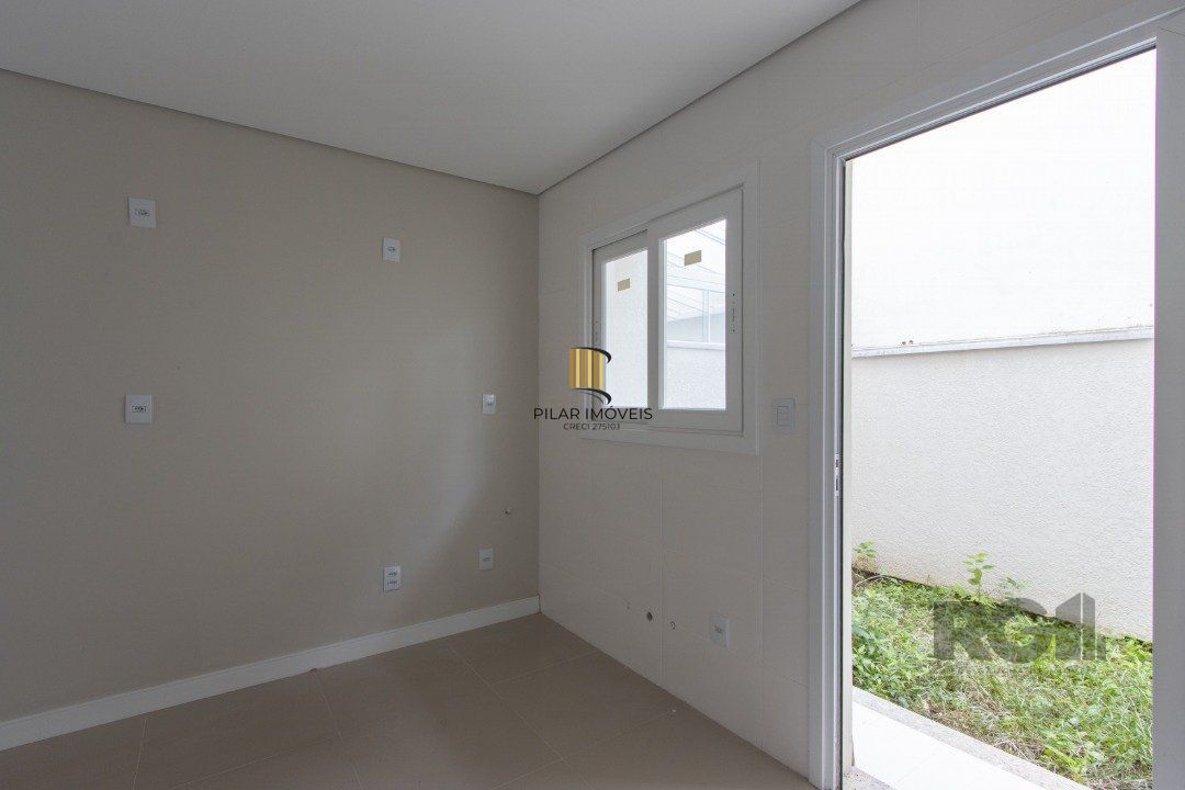Casa de Condomínio 2 dormitórios no bairro Cristal