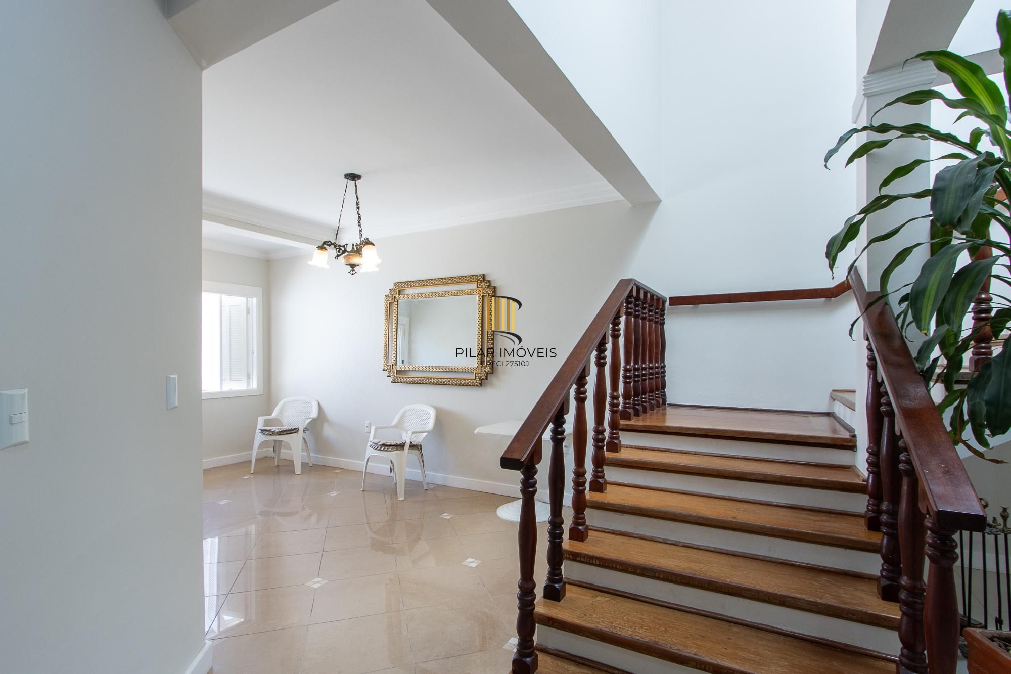 Casa 4 dormitórios no bairro Cristal