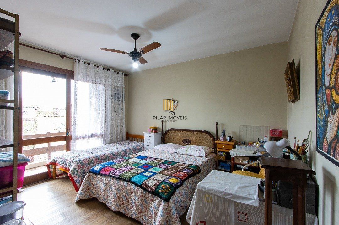 Casa 3 dormitórios no bairro Ipanema