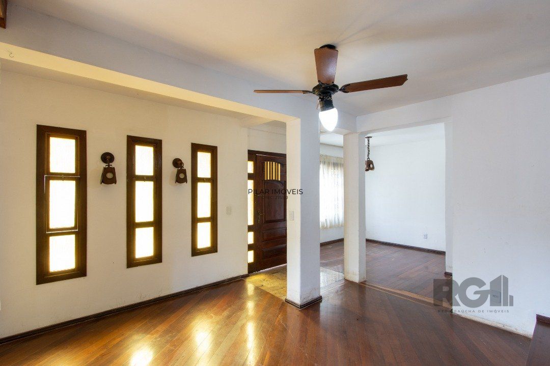 Casa para Venda - 205.5m², 3 dormitórios, sendo 2 suites, 3 vagas - Vila Nova