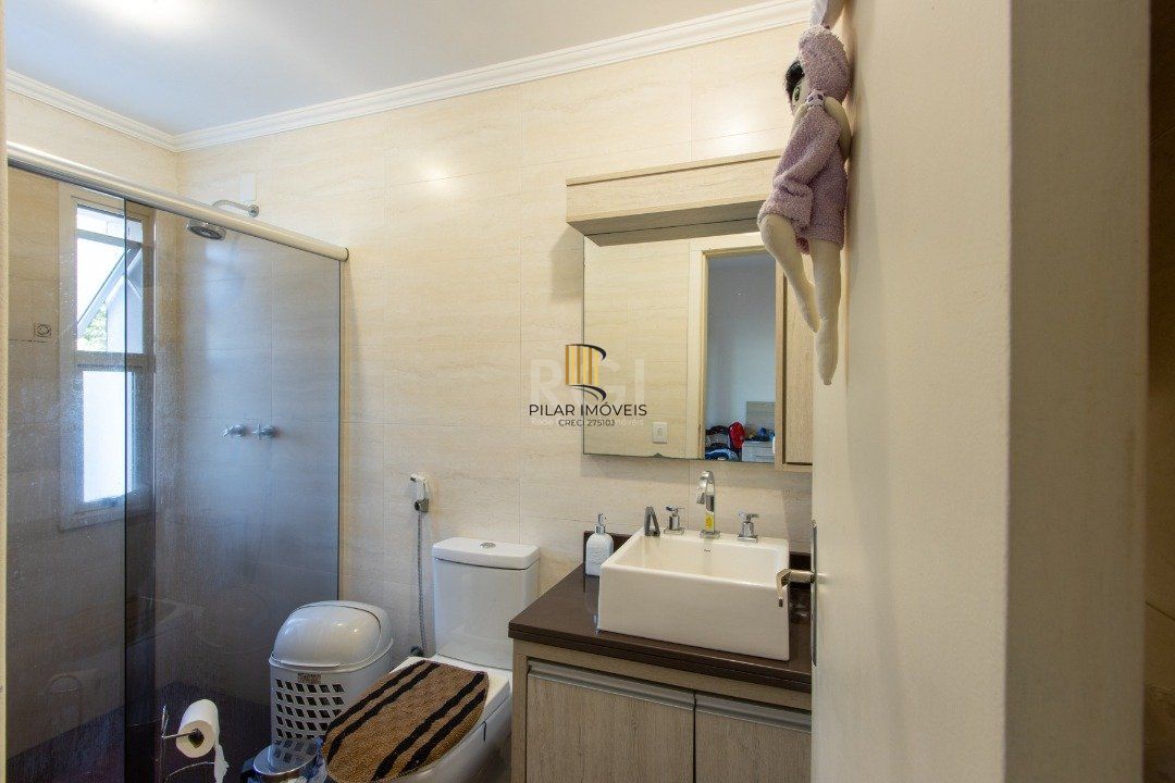 Casa 3 dormitórios no bairro Guarujá