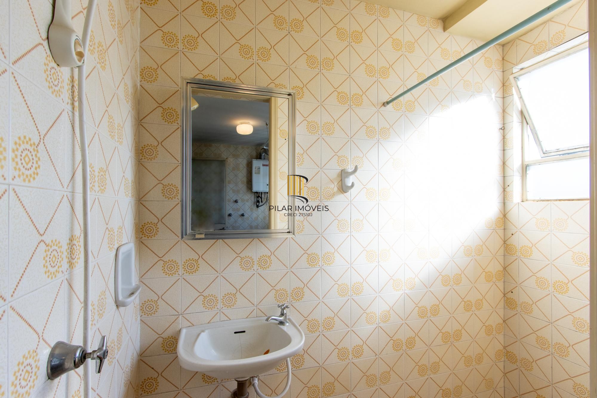 Apartamento de 2 dormitórios e uma vaga,  com infraestrutura