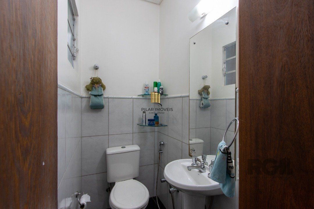 Casa para Venda - 126.89m², 3 dormitórios, 5 vagas - Azenha
