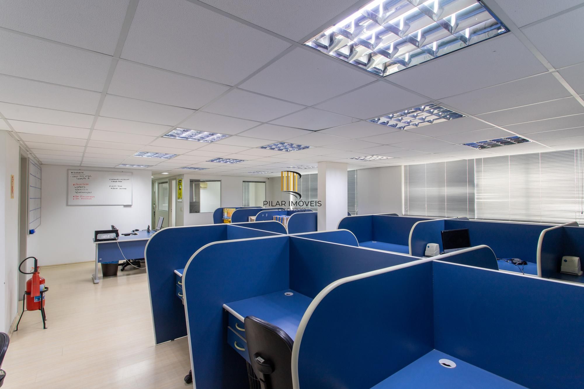 Andar inteiro mobiliado com 215 m² para até 60 pessoas