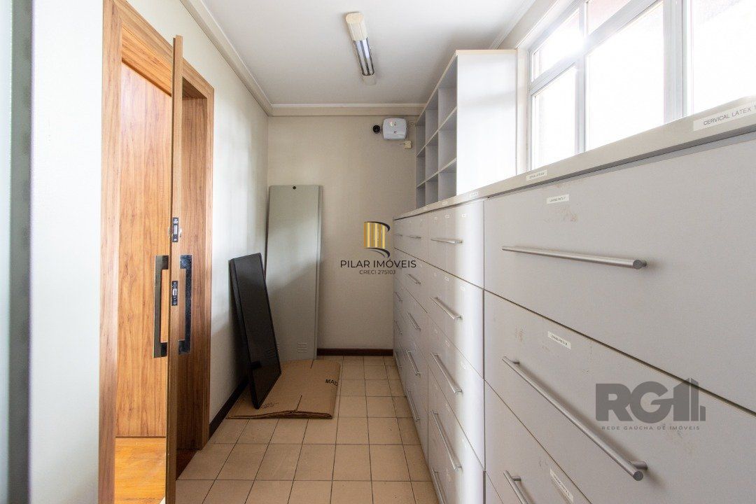 Excelente casa comercial com aproximadamente 300m² de área construída