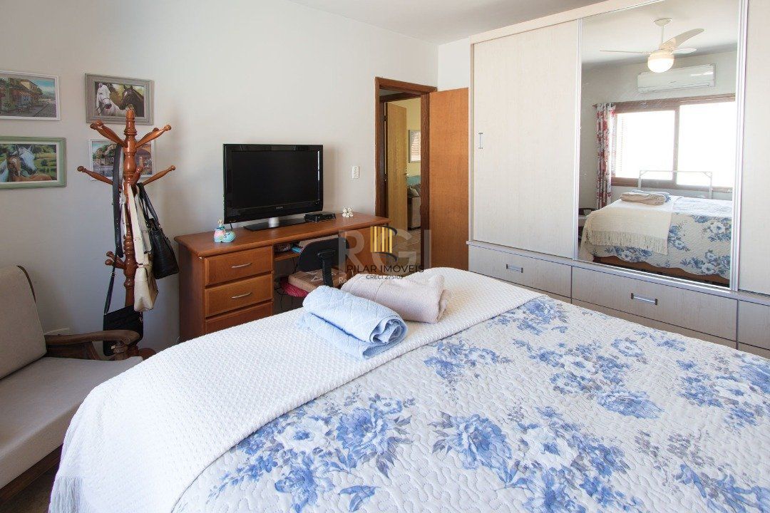 Casa para Venda - 211m², 3 dormitórios, 3 vagas - Vila Nova