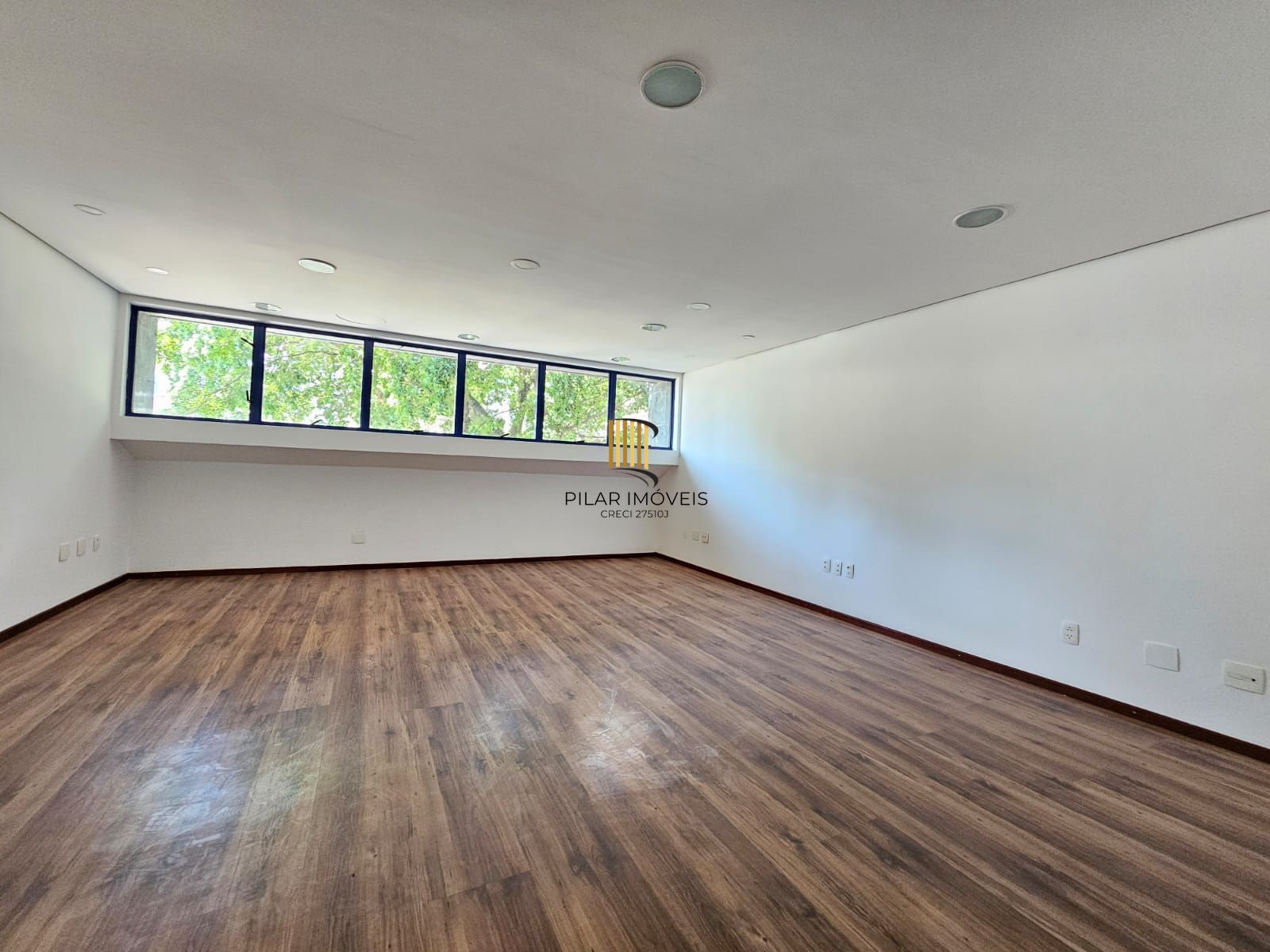 Sala comercial na Quintino Bocaiúva