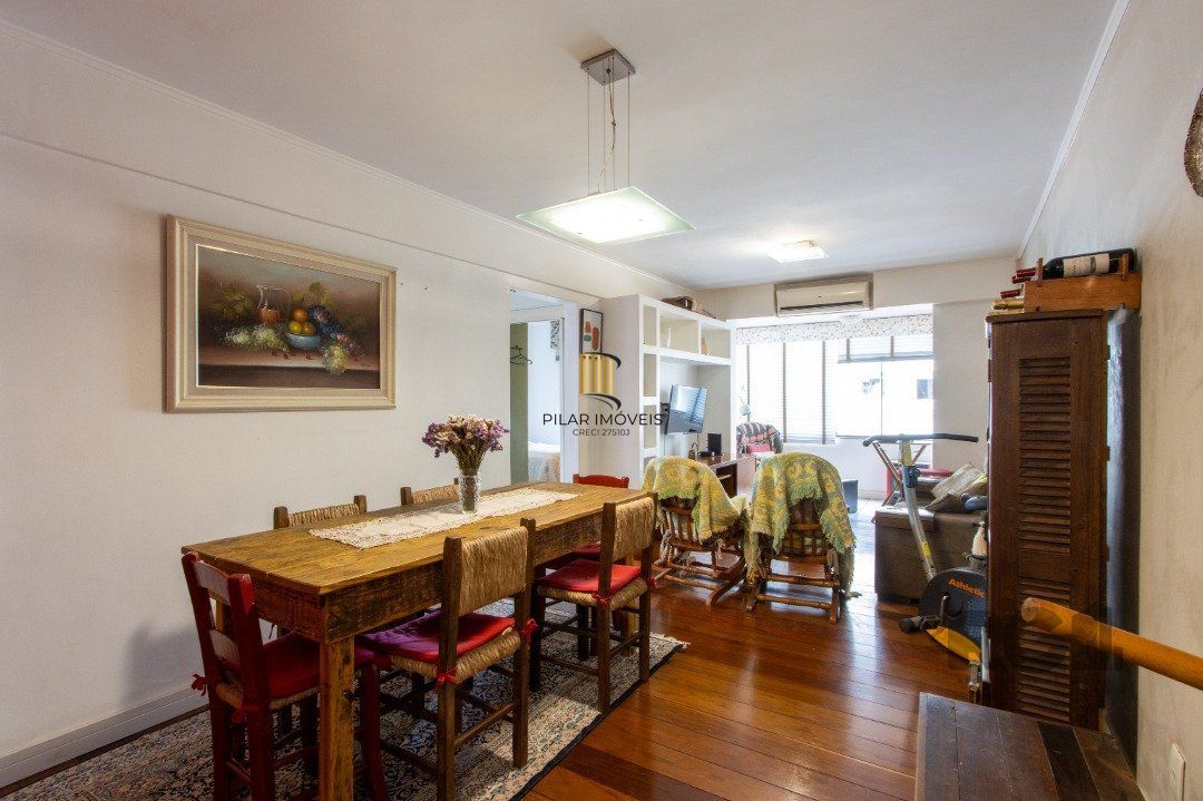 Apartamento com  73m², 2 dormitórios,  área de serviço separada, living 2 ambientes , vaga de garagem escriturada e coberta. - Pilar Imóveis