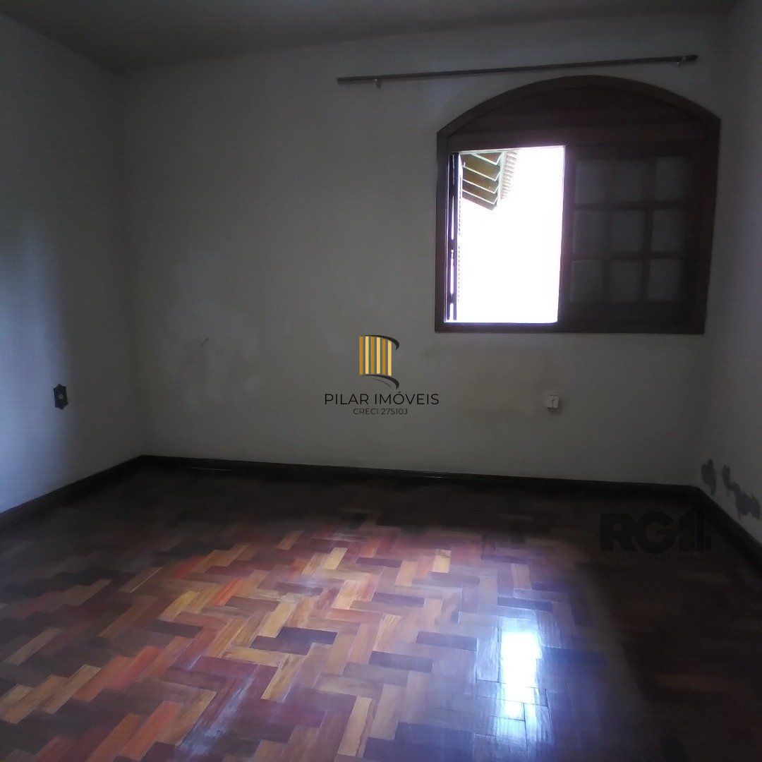 Casa 4 dormitórios no bairro Restinga