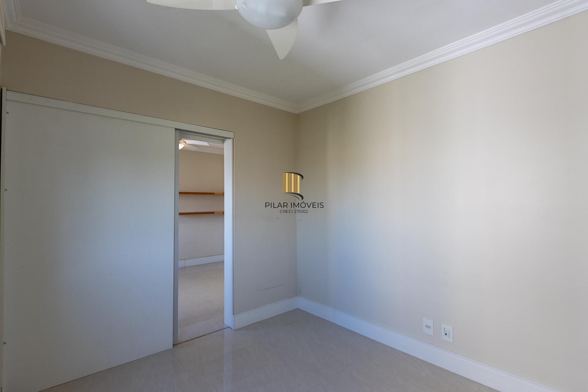 Apartamento de 3 dormitórios, 1 suíte e 2 vagas escrituradas no bairro Tristeza.