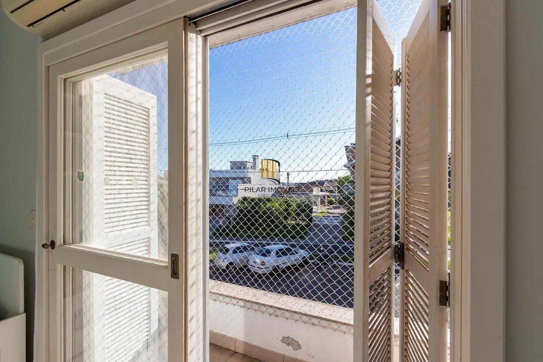Casa para Venda com 4 dormitórios no bairro Hípica