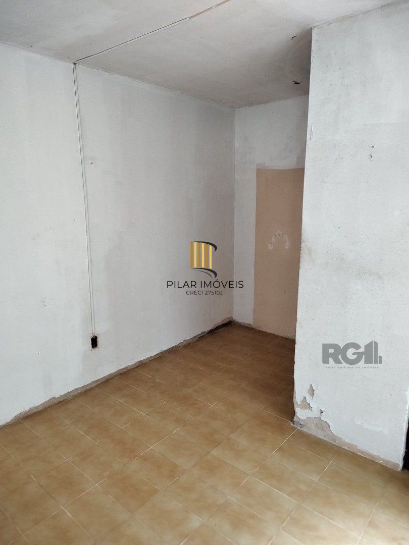 Casa para Venda - 247.37m², 4 dormitórios, 4 vagas - Partenon