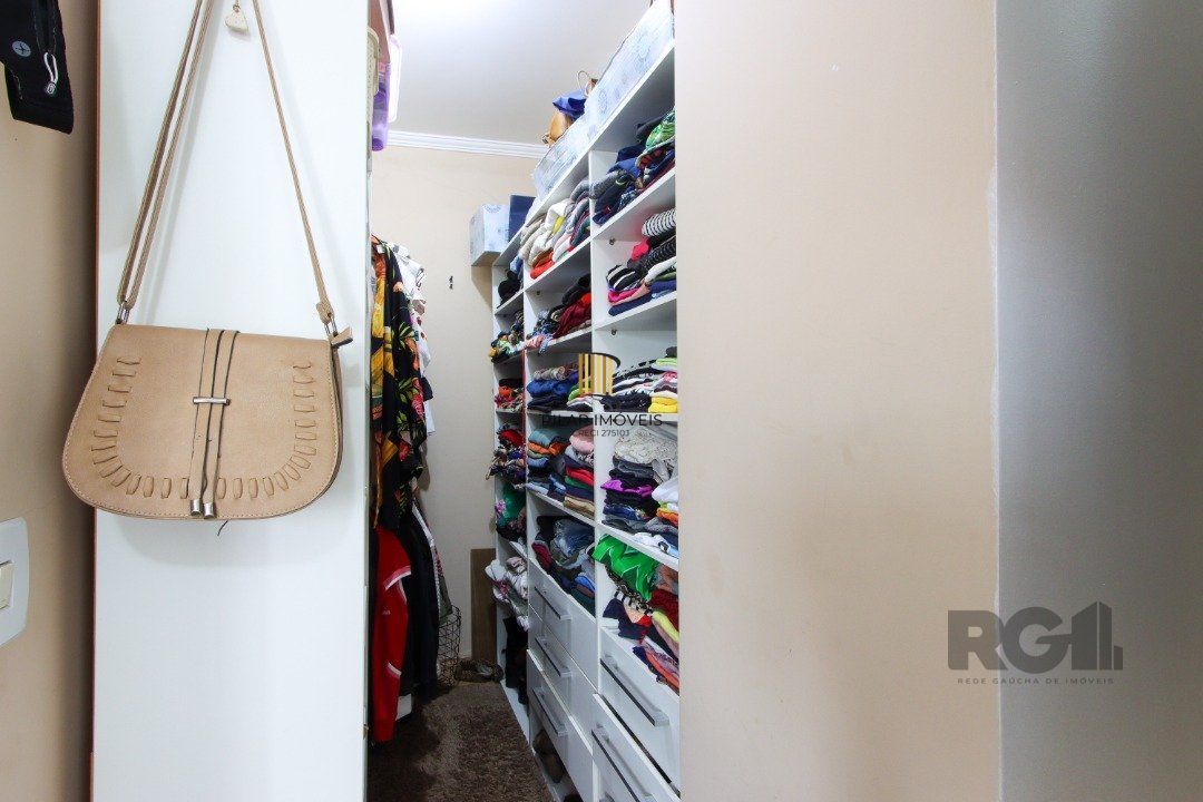 Casa 2 dormitórios no bairro Hípica