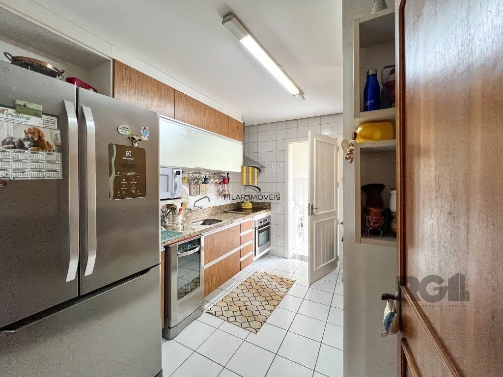 Excelente casa em condomínio no Bairro Tristeza - Ao lado do Shopping Paseo