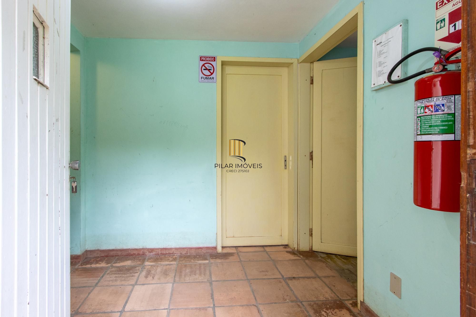 Terreno com edificações para múltiplos negócios lucrativos.