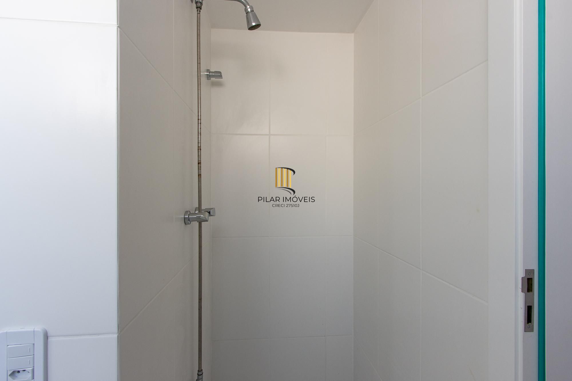Apartamento no Menino Deus com 2 dormitórios e garagem