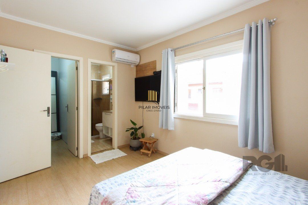 Casa 2 dormitórios no bairro Hípica