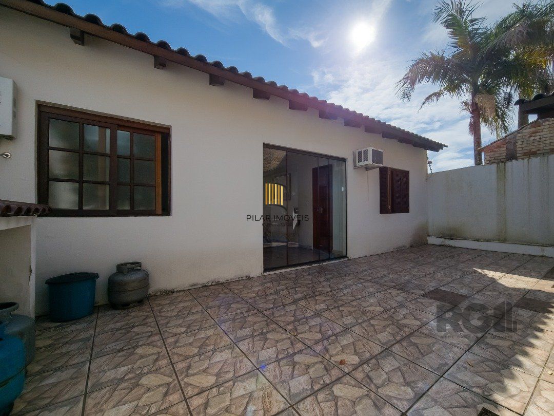 Casa 4 dormitórios no bairro Glória