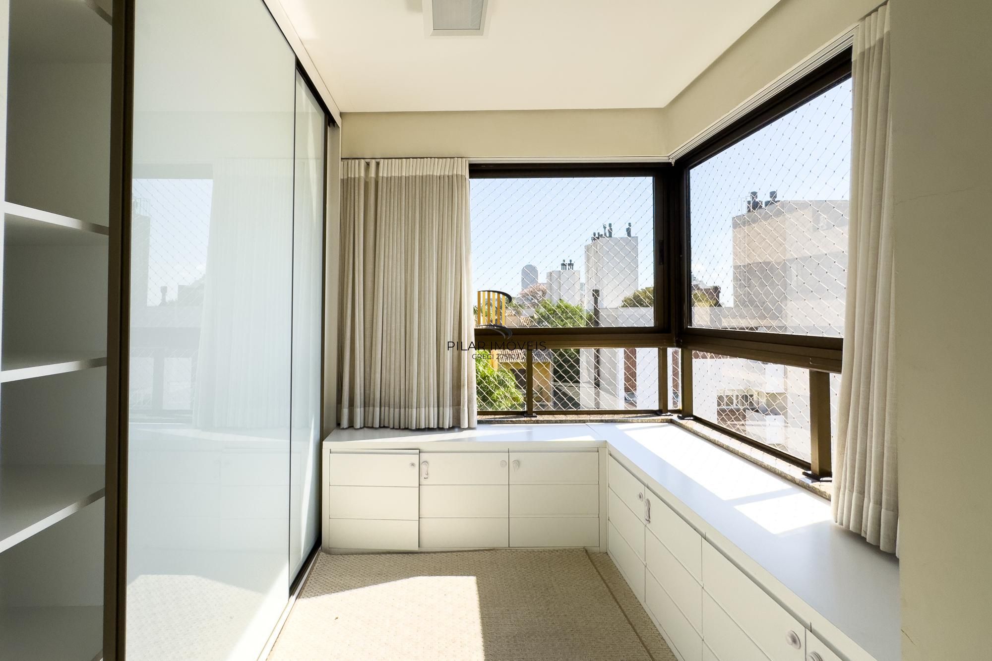 Cobertura alto padrão vista rio, construção Bandeira, com 228,32m² de área privativa.