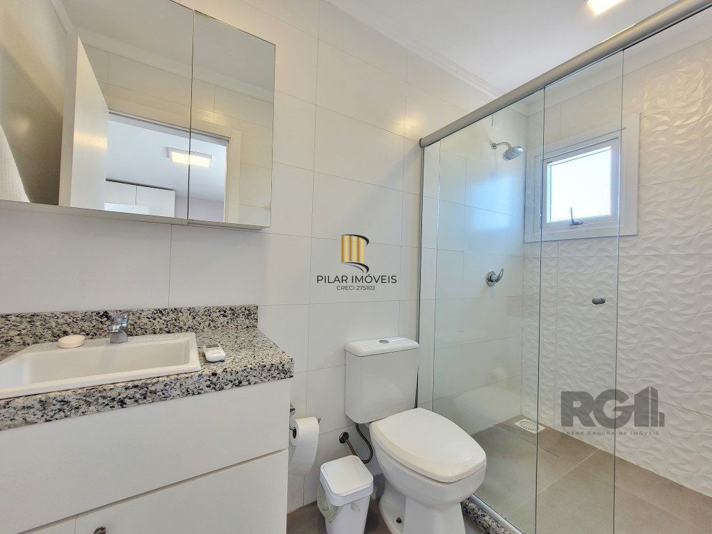 Excelente Sobrado de esquina,  com vista para o lago,  próximo ao clube social, no Condomínio Acqualina Beach,  localizado na praia de Maristela , em Xangri-La,.  Possui 4 dormitórios, sendo 3 suítes,