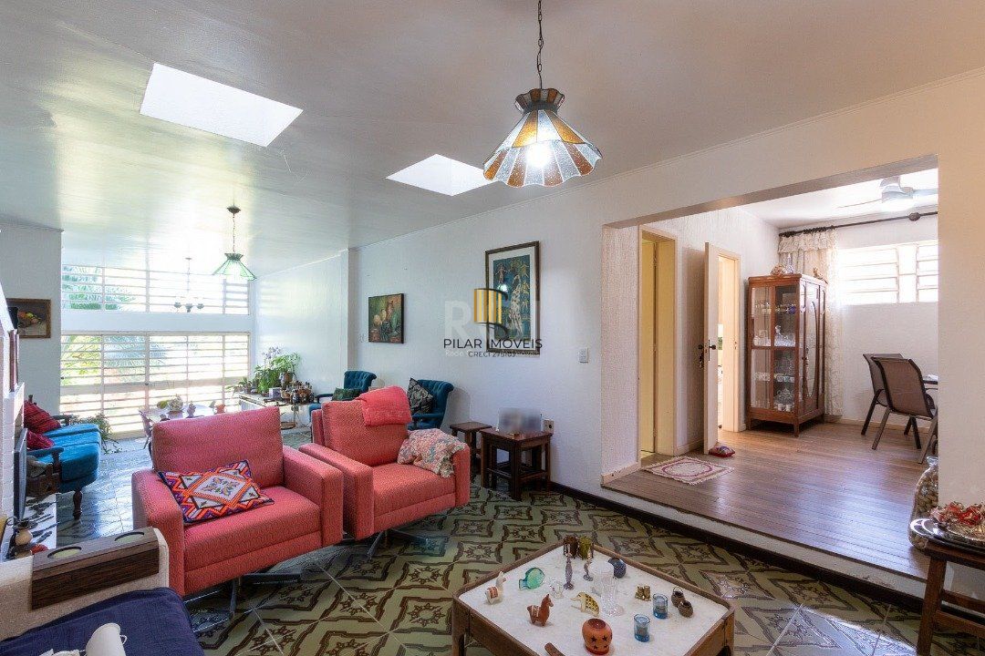 Casa para Venda - 400m², 5 dormitórios, sendo 2 suites, 4 vagas - Vila Assunção