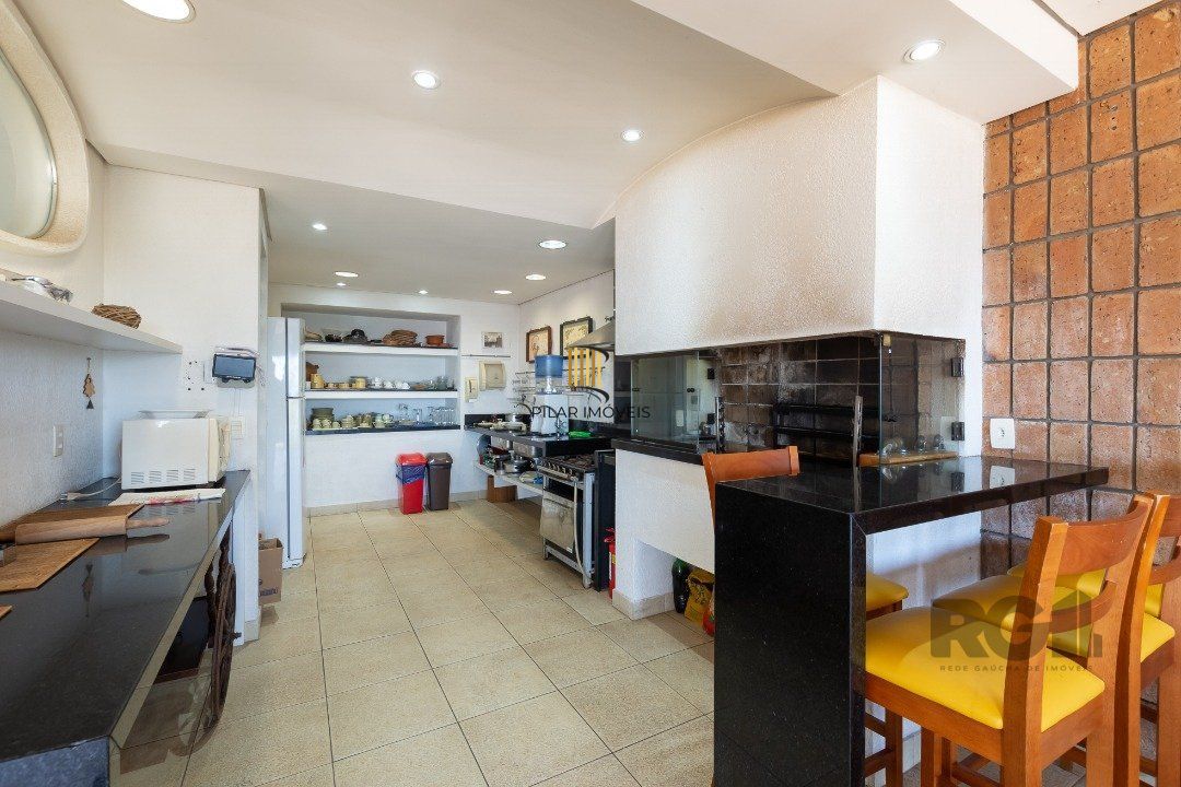 Casa 4 dormitórios no bairro Vila Assunção