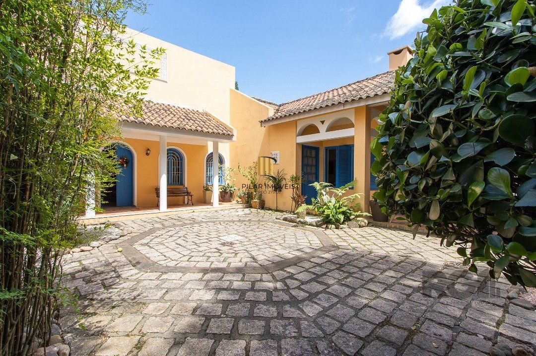 Casa 4 dormitórios no bairro Jardim Isabel