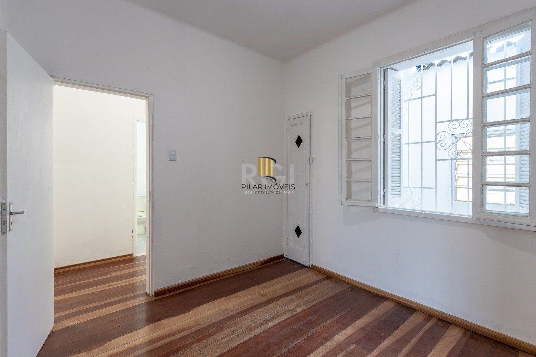 Casa para Venda - 180.2m², 3 dormitórios, 3 vagas - Medianeira