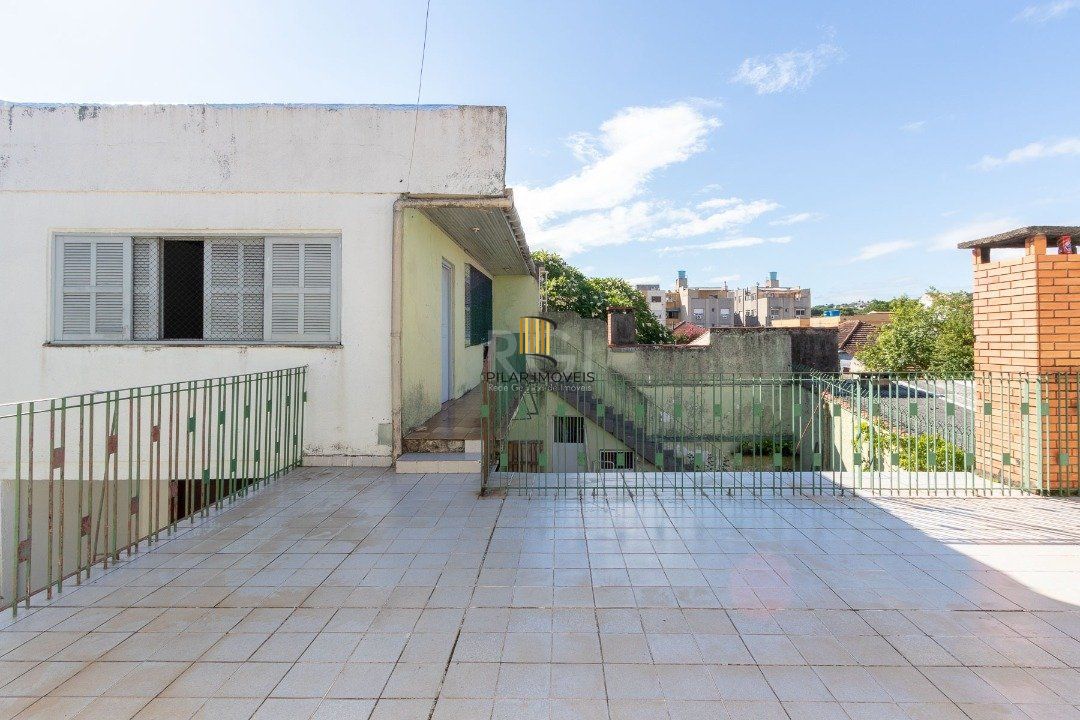 Casa para Venda - 280m², 3 dormitórios, sendo 1 suites, 2 vagas - Nonoai