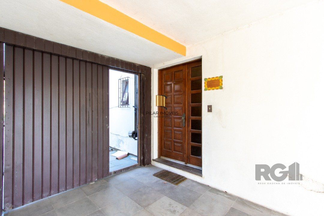 Casa para Venda - 72.6m², 4 dormitórios, sendo 1 suites, 6 vagas - Camaquã