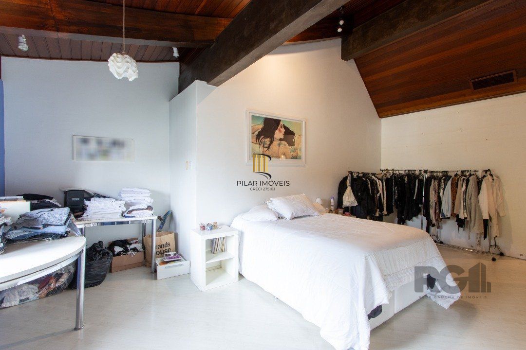 Casa para Venda - 645m², 4 dormitórios, sendo 4 suites, 11 vagas - Tristeza