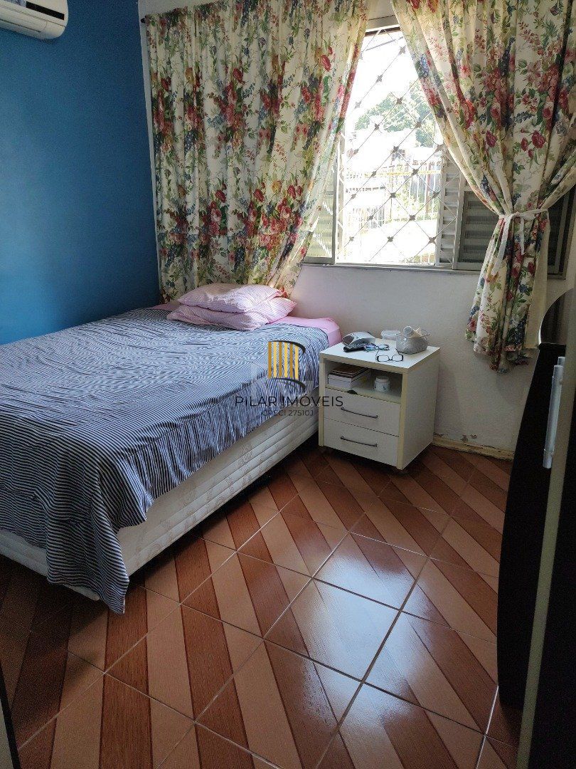 Casa 3 dormitórios no bairro Partenon